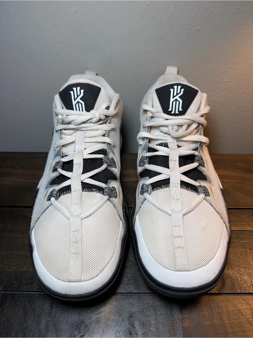 Kids Nike Kyrie Flytrap 6 GS 'White Black'.